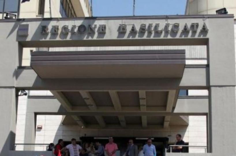 Reddito minimo, al viala card in Basilicata