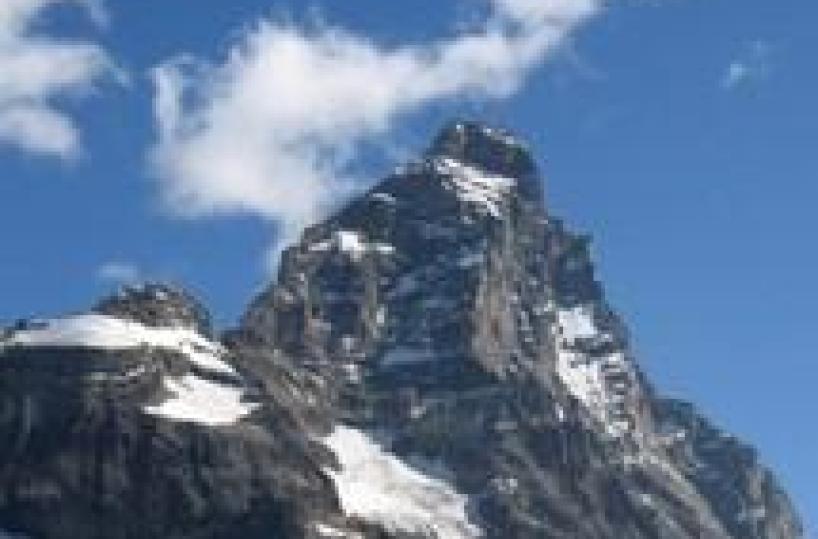 Precipita in un canalone e muore