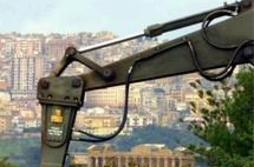 Proseguono demolizioni in Valle Templi