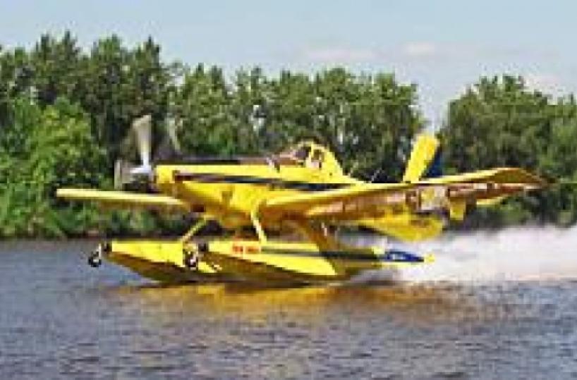 Cade aereo antincendio Soccorso pilota: è salvo