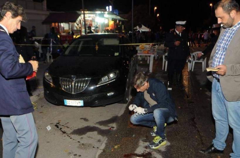 Bitonto, spari alla festa due feriti tra la folla 