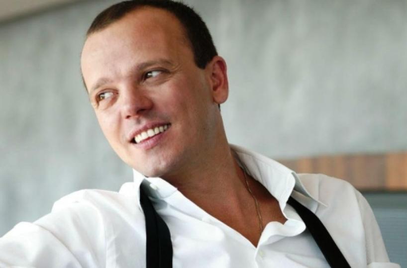 Gigi D'Alessio a Lecce per concerto di Capodanno e monta la polemica