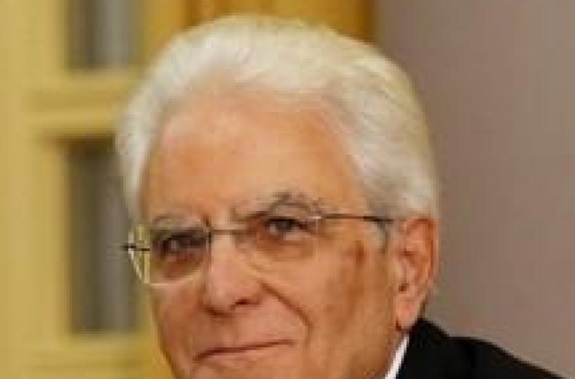 Mattarella: "Dopo le riforme nuovo slancio per l'Italia"