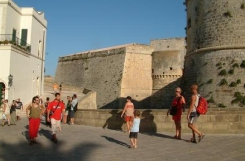 Otranto, la nuova frontiera del turismo parte dai giovani: il convegno