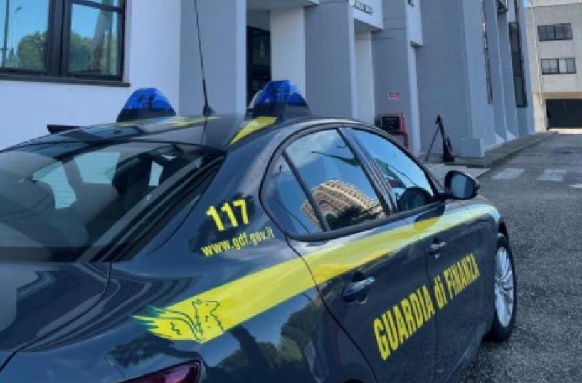 Attività illecita nel commercio petrolifero, imprenditore di Taranto agli arresti domiciliari