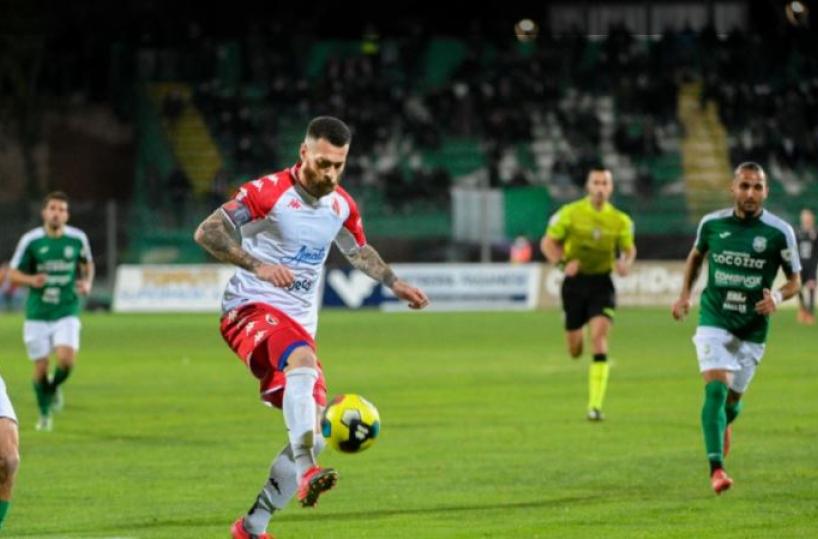 Calcio, il Bari vince e si porta a +6 sul Catanzaro