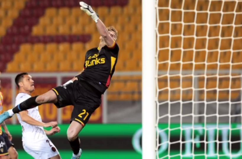 Lecce, la carica del portiere Gabriel: «Continuiamo a lottare per i nostri sogni»