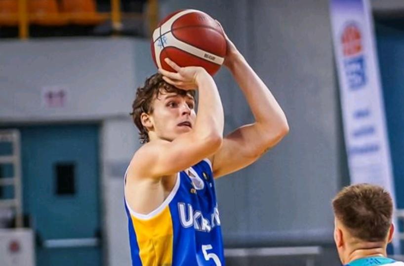  Anthony Tyrtyshnik, play ucraino