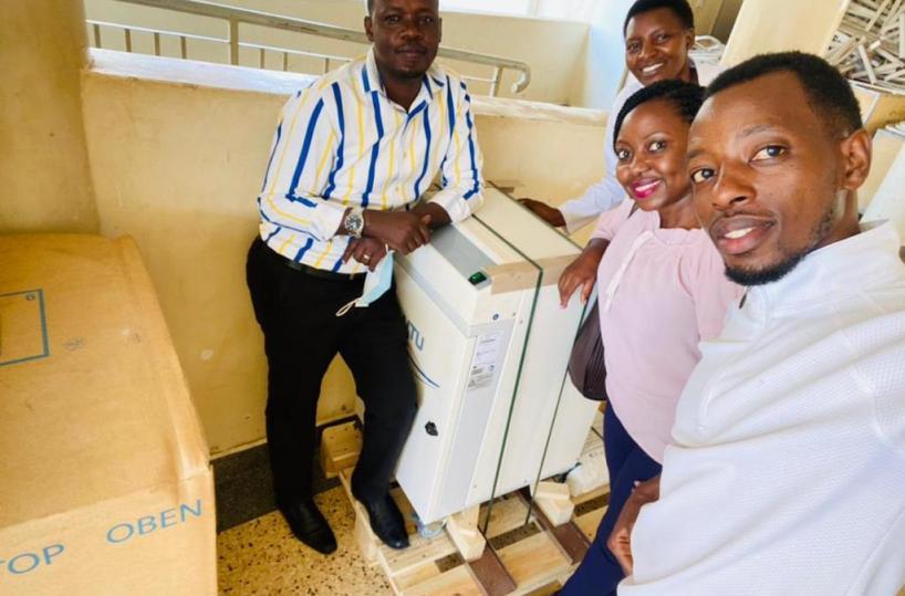 Giunte all’Ospedale di Mbarara le macchine per la dialisi, grazie alla donazione pugliese