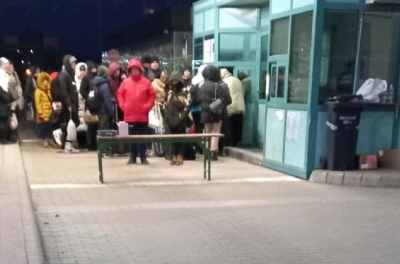 Arrivati a Molfetta i profughi salvati da don Gino Samarelli