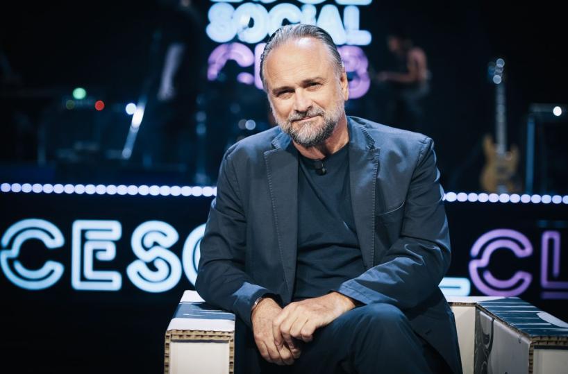 «Luce social club», una tappa fra il teatro di Popolizio e la nuova versione di Arisa