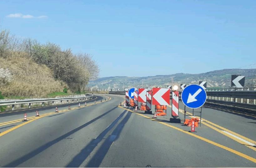 Schianto mortale sulla Basentana: morti una 21enne e un 86enne