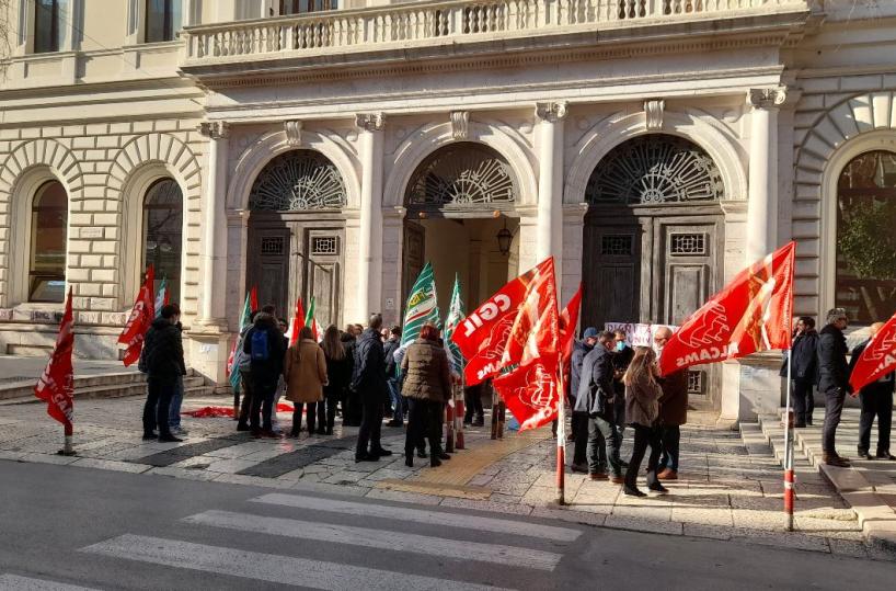 Servizio portierato in Ateneo, scatta la protesta dei lavoratori a Bari