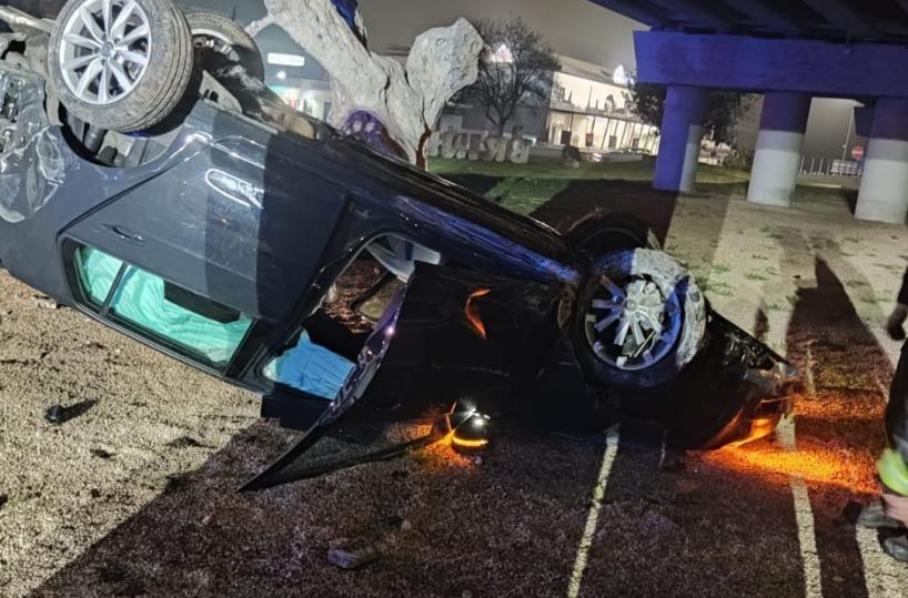 Brindisi, auto si ribalta all'&laquo;Incrocio della Morte&raquo;: 4 persone in ospedale