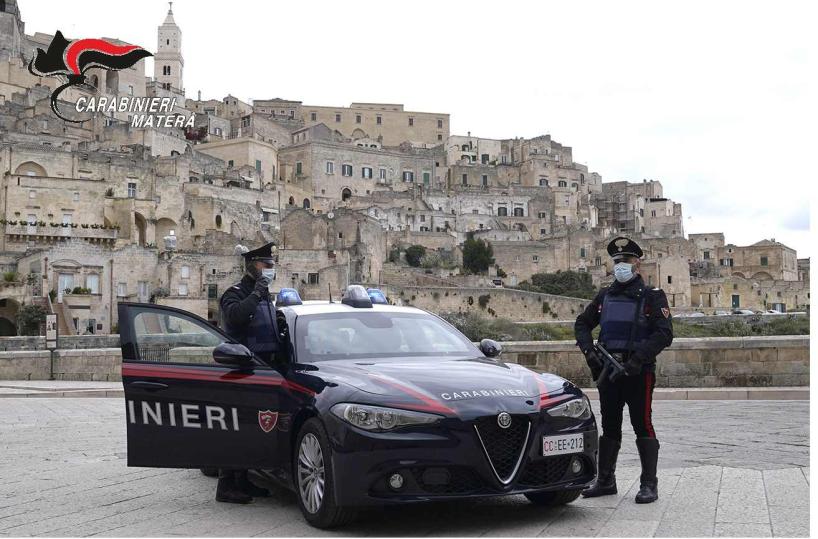 Matera, lei non vuole più frequentarlo, lui pubblica su Facebook un loro video hard filmato di nascosto: arrestato 44enne