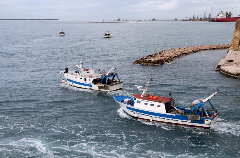 Taranto, domani la protesta dei pescherecci contro la pesca a strascico