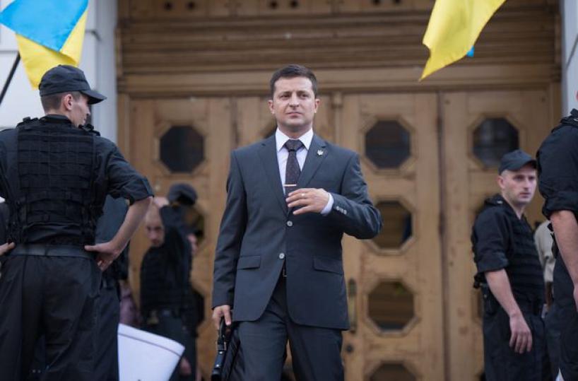 Su La7 Zelensky presidente «per caso» prima di esserlo davvero