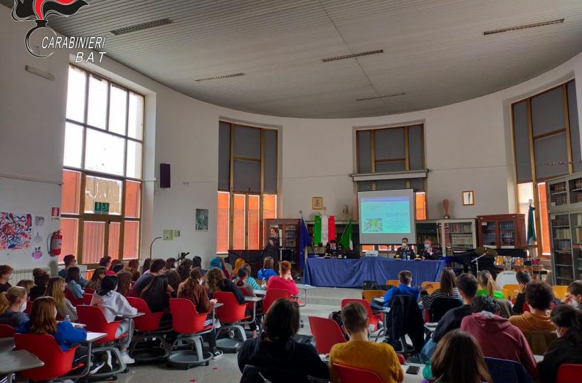 Barletta, i carabinieri tra i banchi di scuola per incontrare gli studenti