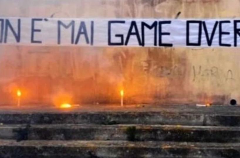 Lecce, spunta striscione contro la polizia: indaga la Digos