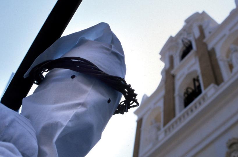 Finalmente tornano i riti di Pasqua: fede e festa in strada