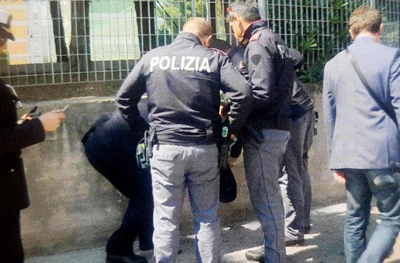 Bari, polizia al quartiere Japigia