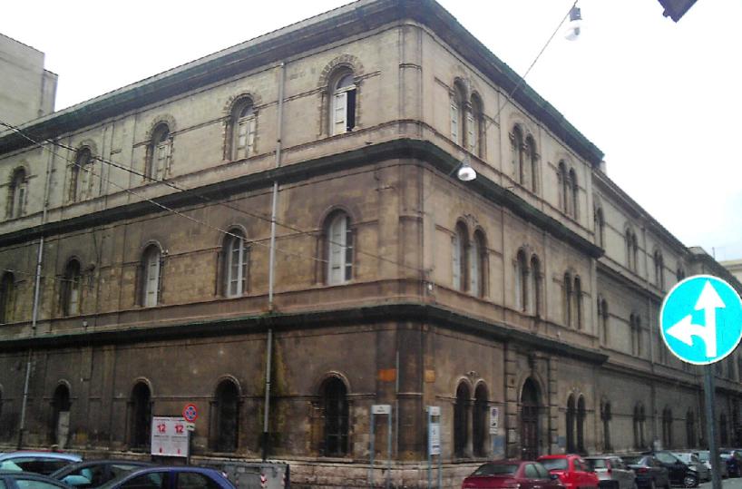 Taranto, palazzo Frisini