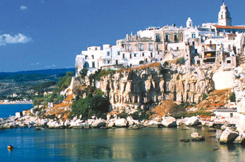 Il Gargano sconfigge la crisi e viene incoronato «re» del turismo