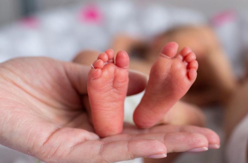 Martano, tenta di uccidere la figlia neonata e nasconde il cadavere di un altro feto sotto il letto