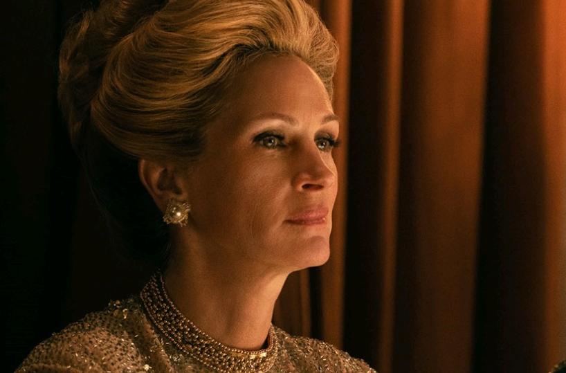 Gaslit, Julia Roberts