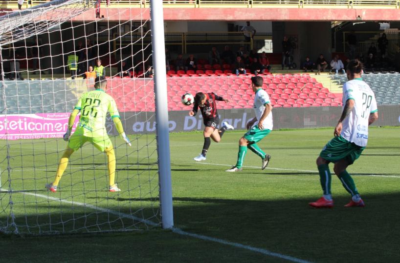 Il Foggia batte l'Avellino: 2-0