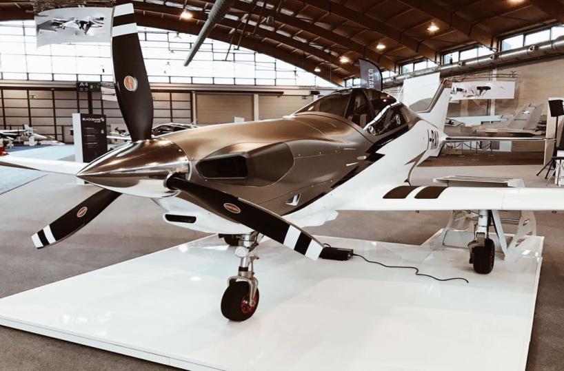 Addestramento piloti: dalla Puglia all'estero, Blackshape in pole