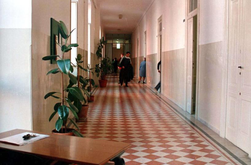 Bari, genitore aggredisce professore della figlia per un brutto voto