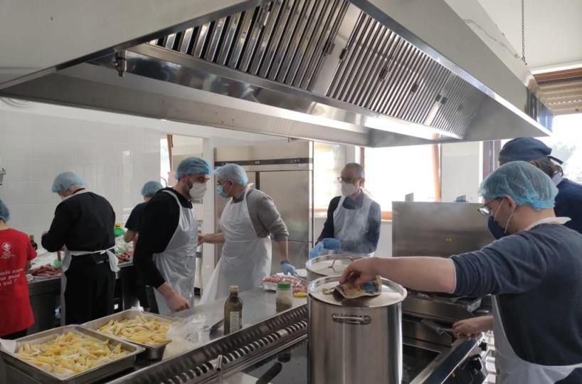 Brindisi, cucina mensa dei poveri