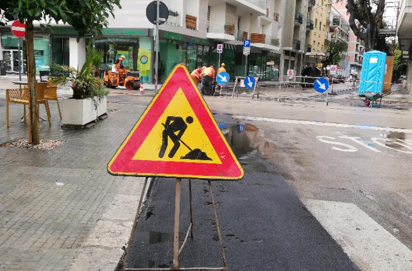 Lavori stradali operai