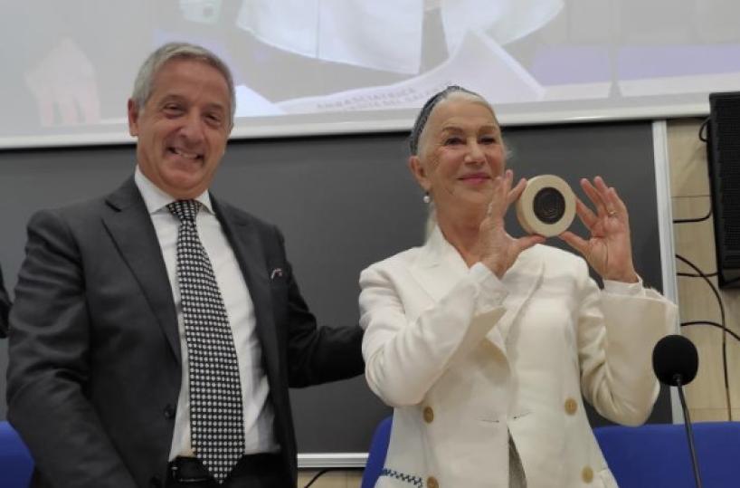 UniSalento, si laurea al Dams intervistando l'attrice Helen Mirren per la tesi