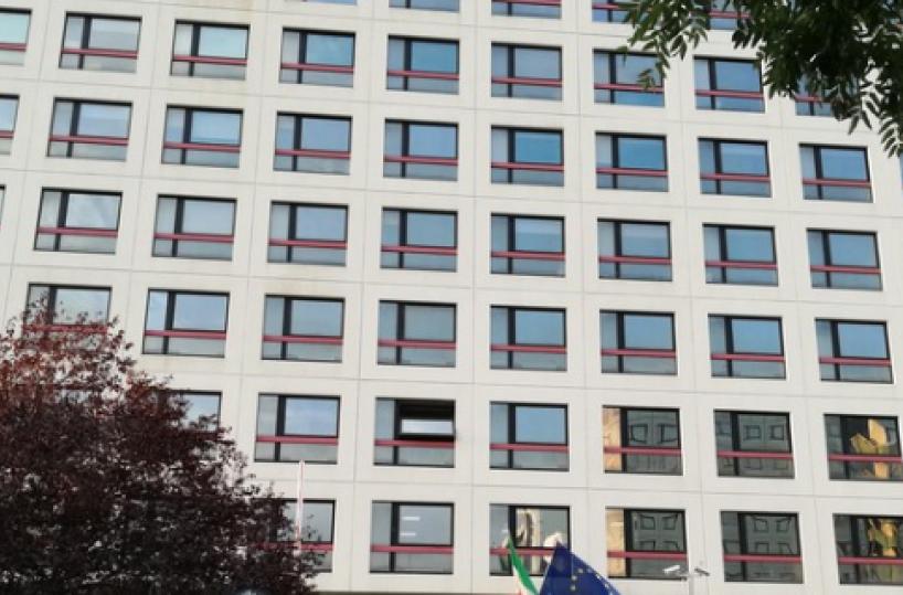 Covid in aumento, raccomandato uso mascherine al Palagiustizia di Bari