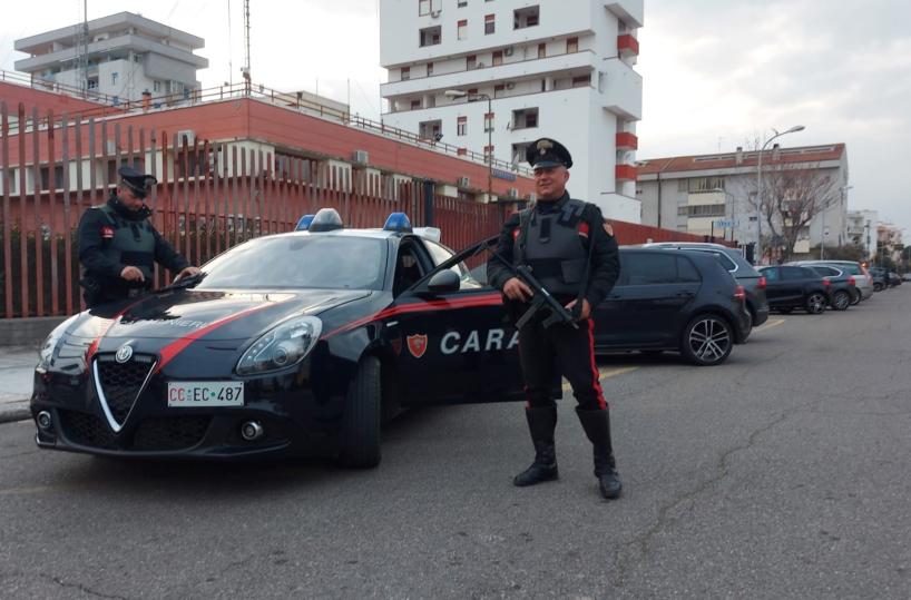 Violenza sessuale sulla figlia minorenne e su un’amica: arrestato 40enne nel Materano