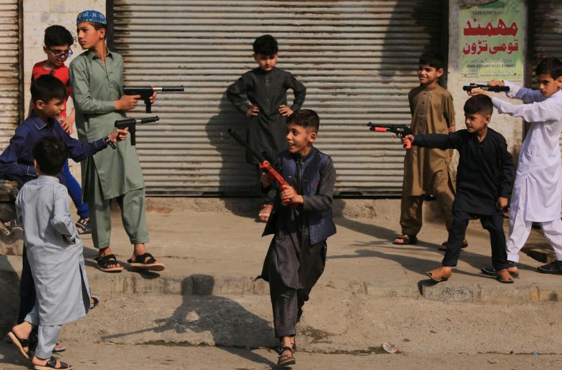 Dal virus alle bombe: così finisce l’infanzia dell’Occidente