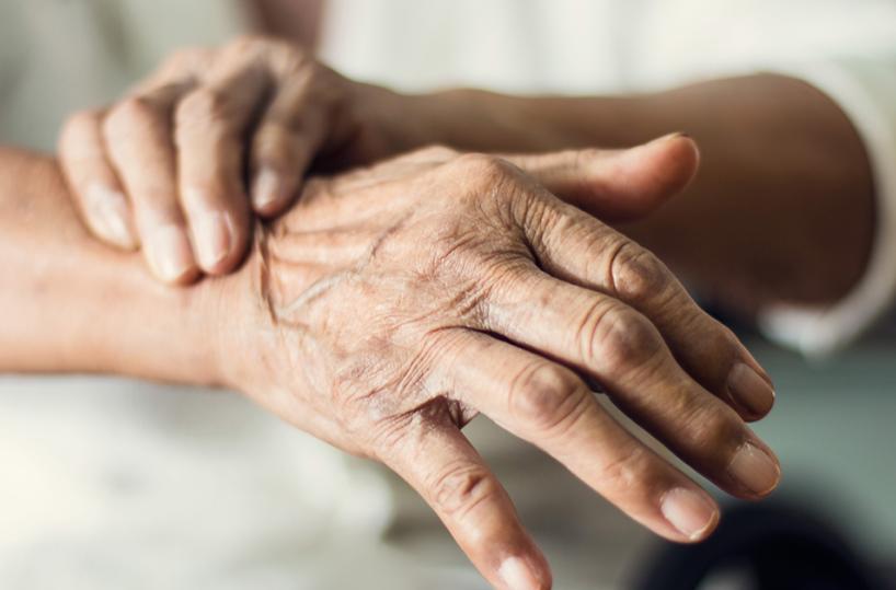 Da Bari diagnosi precoce del morbo di Parkinson grazie ad analisi del sangue: un'arma in più contro la malattia
