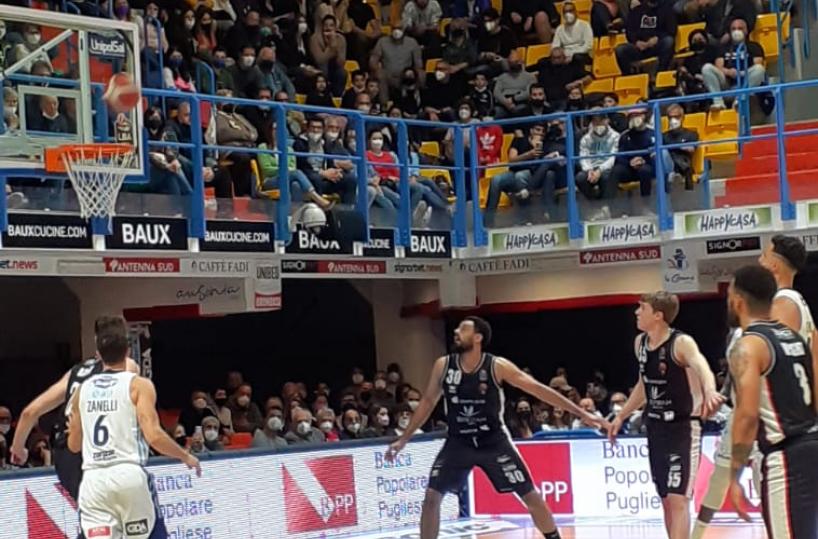 Happy Casa di puro cuore, Tortona scappa via nel finale: 82-99