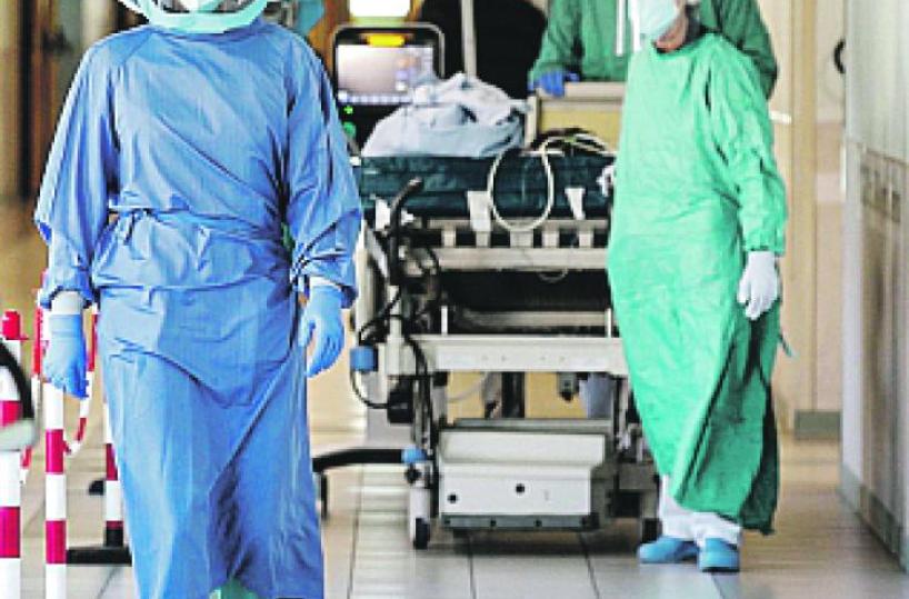 Tranquilli il Covid non c’è più, ieri «solo» 158 morti. Speranza: fatevi la quarta dose