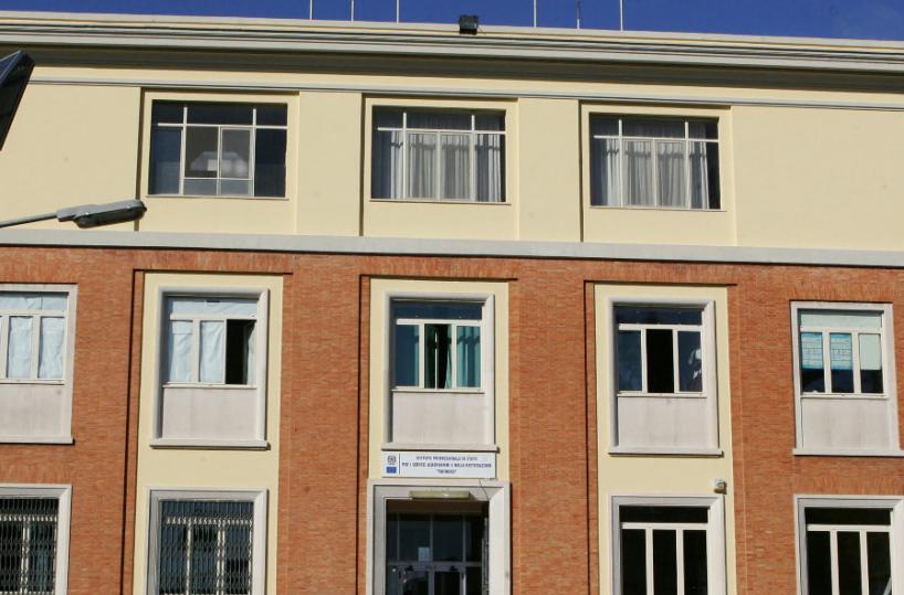 Brindisi, il progetto «no droghe» fa tappa all’Alberghiero col ministro Dadone