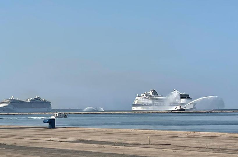 Taranto, le navi di lusso sono due e la città è «invasa» dai turisti
