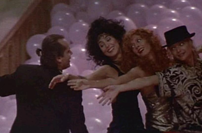 Le tre «Streghe di Eastwick» Cher, Pfiffer, Sarandon alle prese col «diavolo» Nicholson