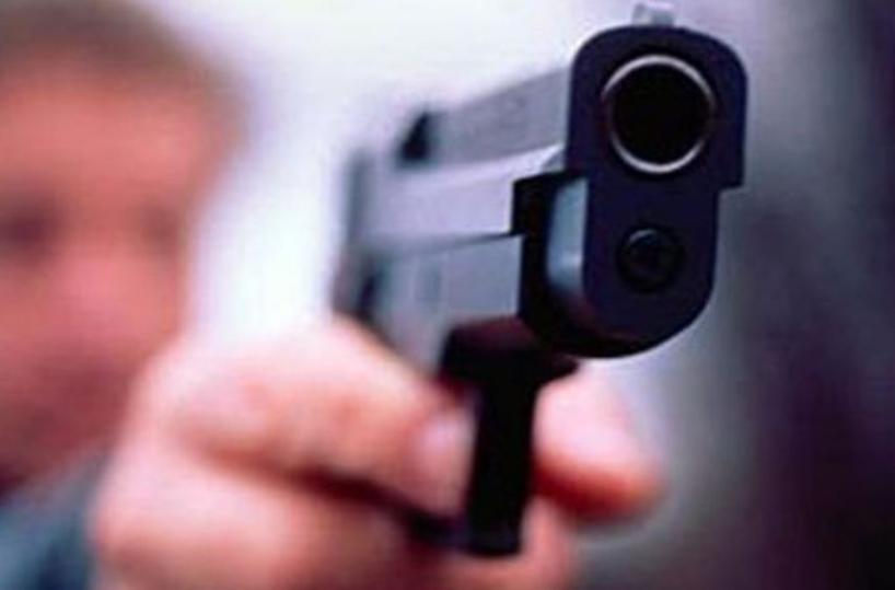 Barletta, amministratore società rifiuti minacciato con pistola da due uomini in moto