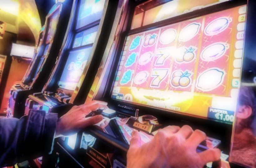 Gioco illegale, sospesa attività di un esercizio a Taranto 