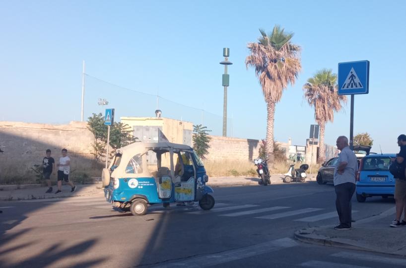 Polignano, auto si scontra con calessino: due turisti in ospedale