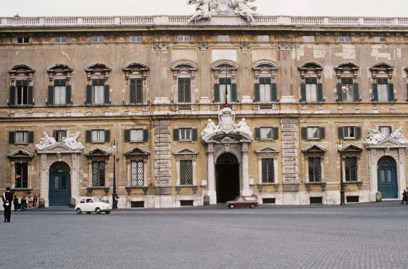 Pensioni d'oro, legittimo contributo di solidarietà 