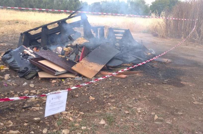 Tumori, 21 morti nello stesso palazzo. Procura Bari: «Per roghi ex discarica via Caldarola»