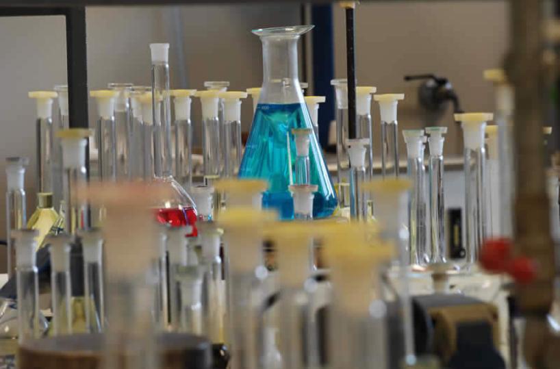 «La Regione chiude laboratorio Arpa a Lecce per accorparlo a Brindisi», l'allarme di Pagliaro